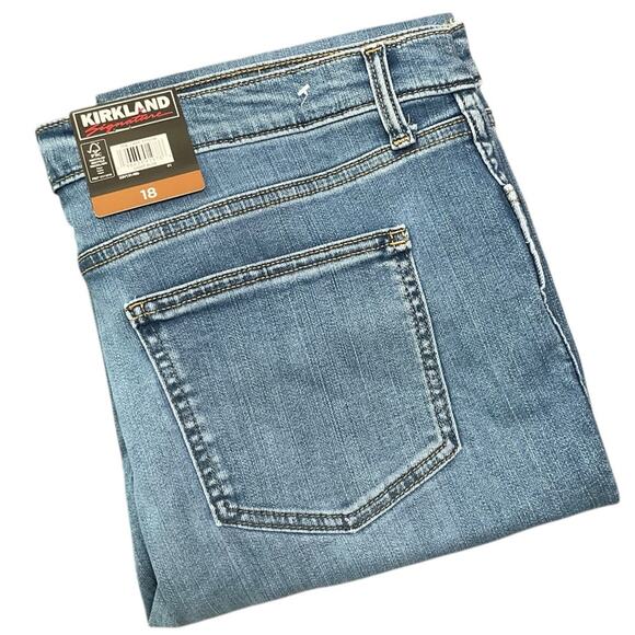 Kirkland Signature Women's High Rise Jeans Stretch Light Blue Size 18 NWT - Picture 6 of 8